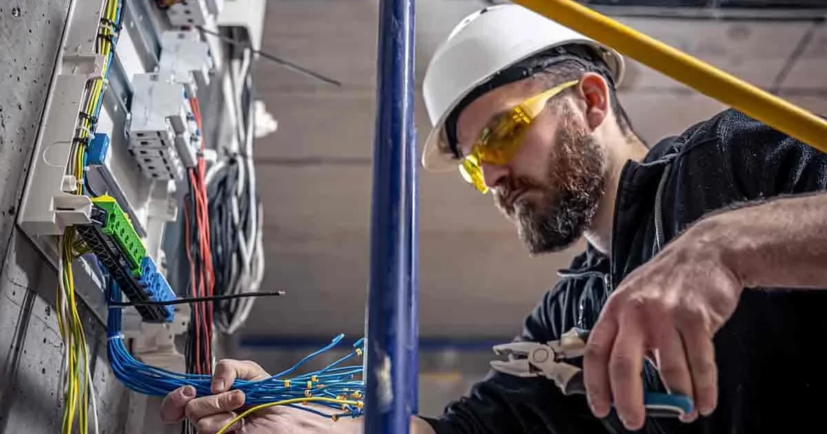 كهربائي بالرياض