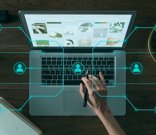 فرص العمل الحر في العصر الرقمي: كيف تبني مسيرة مهنية من المنزل العمل الحر